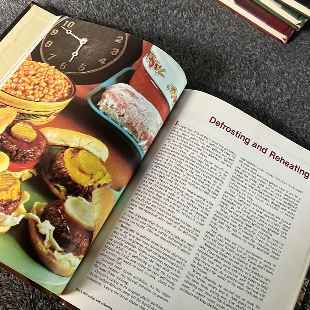 ADVENTURES IN MICROWAVE COOKING COOKBOOK AND TIPS 1979 VINTAGE HARDCOVER BOOK